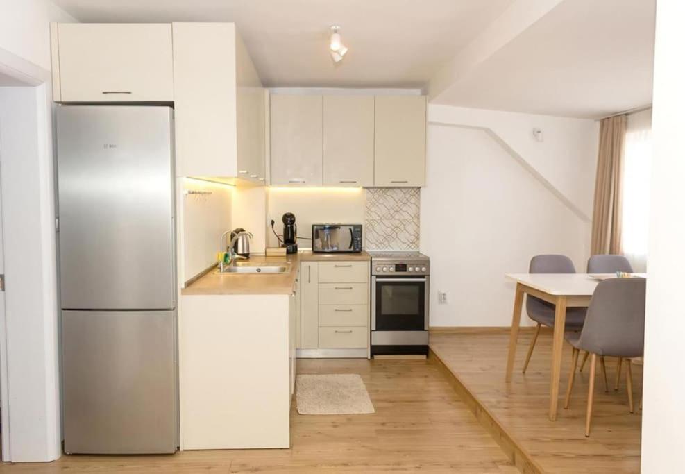 Modern Bright Apartment Close To City Center And Grand Mall Varna Ngoại thất bức ảnh