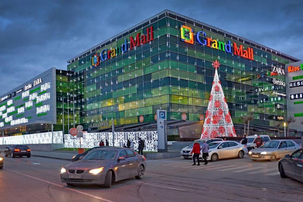 Modern Bright Apartment Close To City Center And Grand Mall Varna Ngoại thất bức ảnh