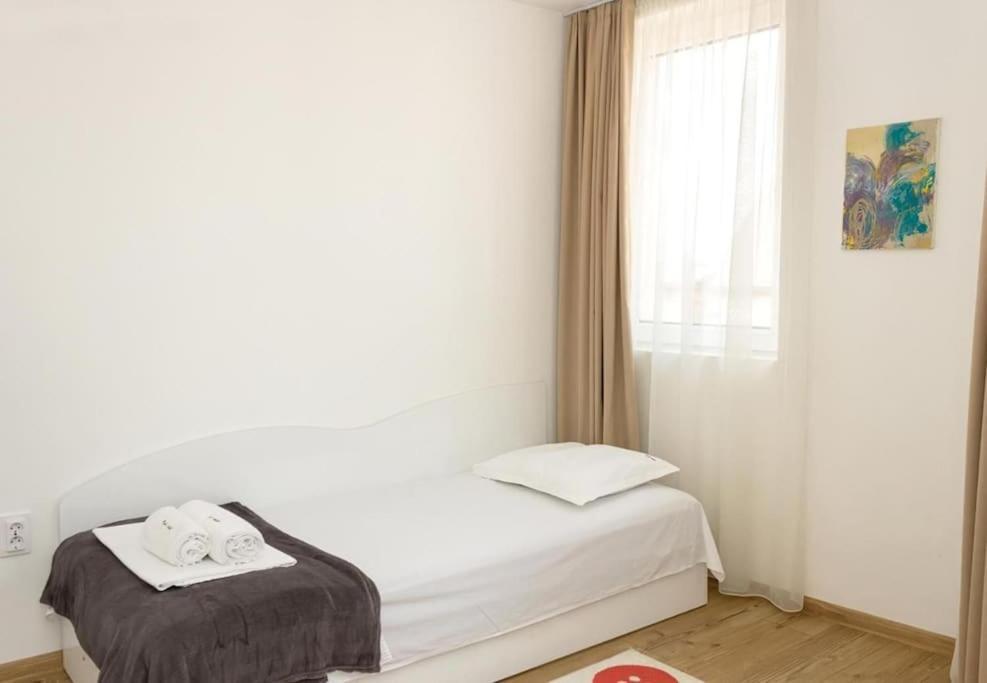 Modern Bright Apartment Close To City Center And Grand Mall Varna Ngoại thất bức ảnh